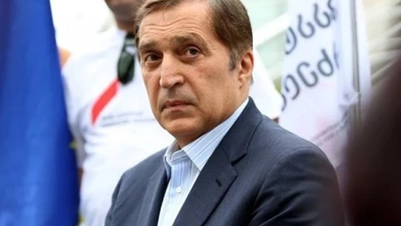 პაატა ბურჭულაძე: გამოდით გარეთ, გამოდით რუსთაველზე, ძალიან საჩქაროა ეს, ბატონებო